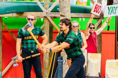 lumberjack show in pigeon forge